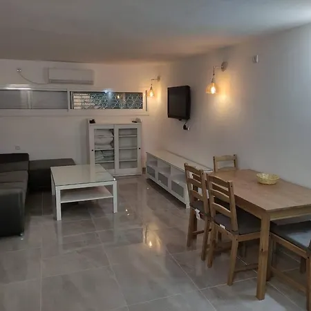 דירות יחידת אירוח חדשה ומקסימה בכרמיאל מראה חיצוני תמונה